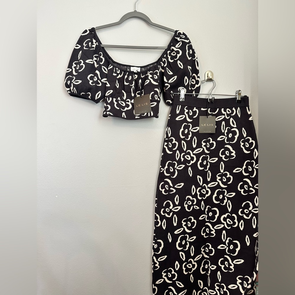 Le Lis Floral Black and White Women's Skirt Set size small nwt - Picture 2 of 7